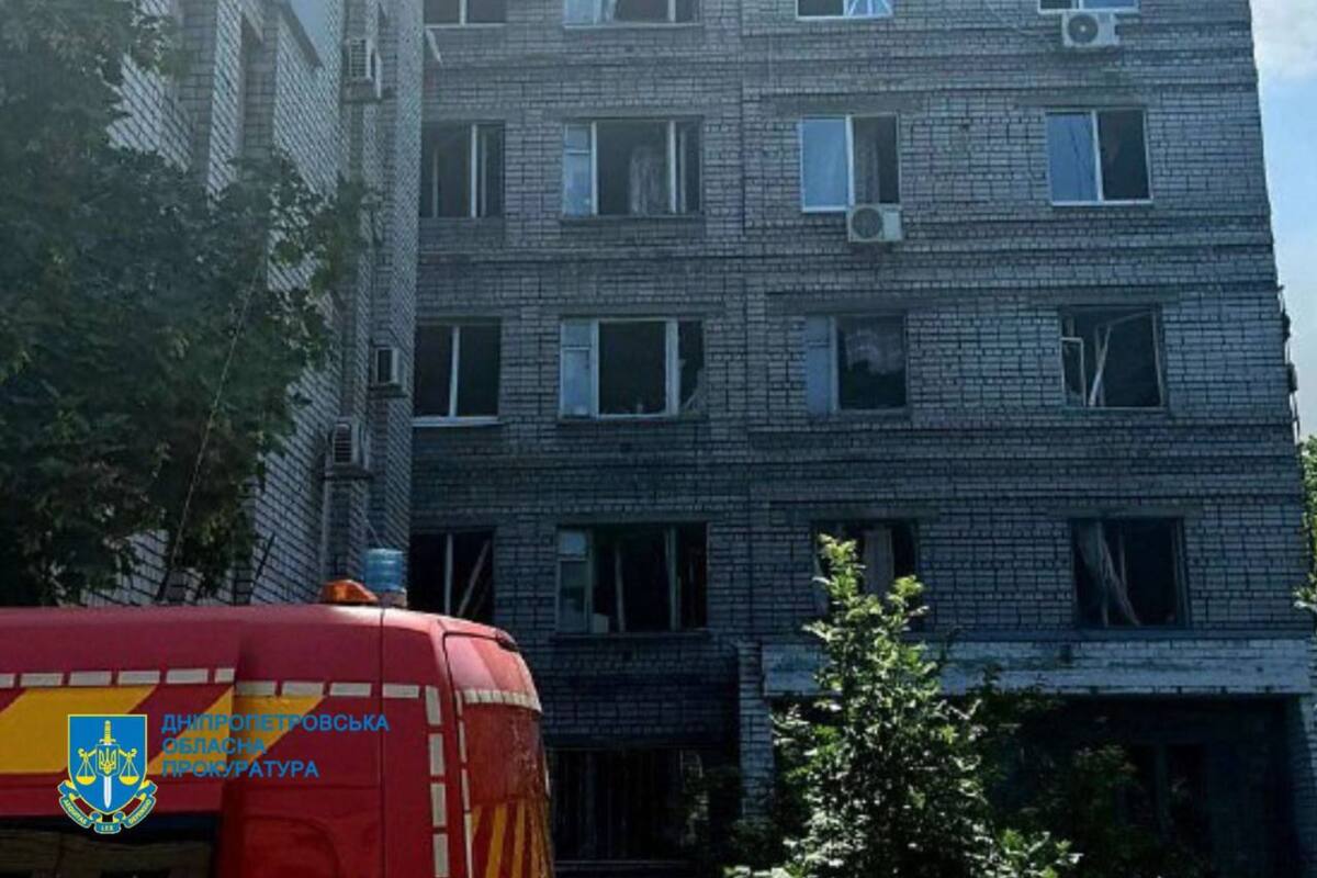 На местах происшествий работают сотрудники экстренных служб и правоохранители На местах происшествий работают сотрудники экстренных служб и правоохранители