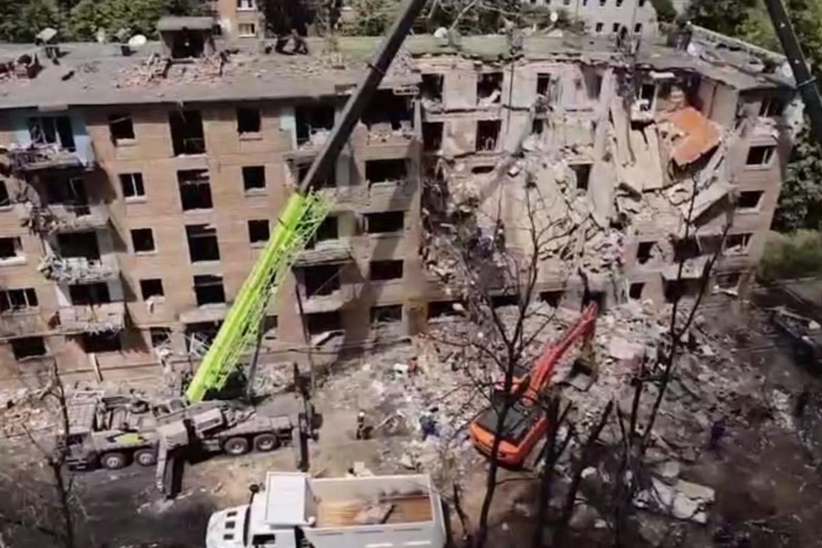 Киев после удара: завершены спасательные работы, 9 погибших / Фото: ГСЧС Киев после удара: завершены спасательные работы, 9 погибших
