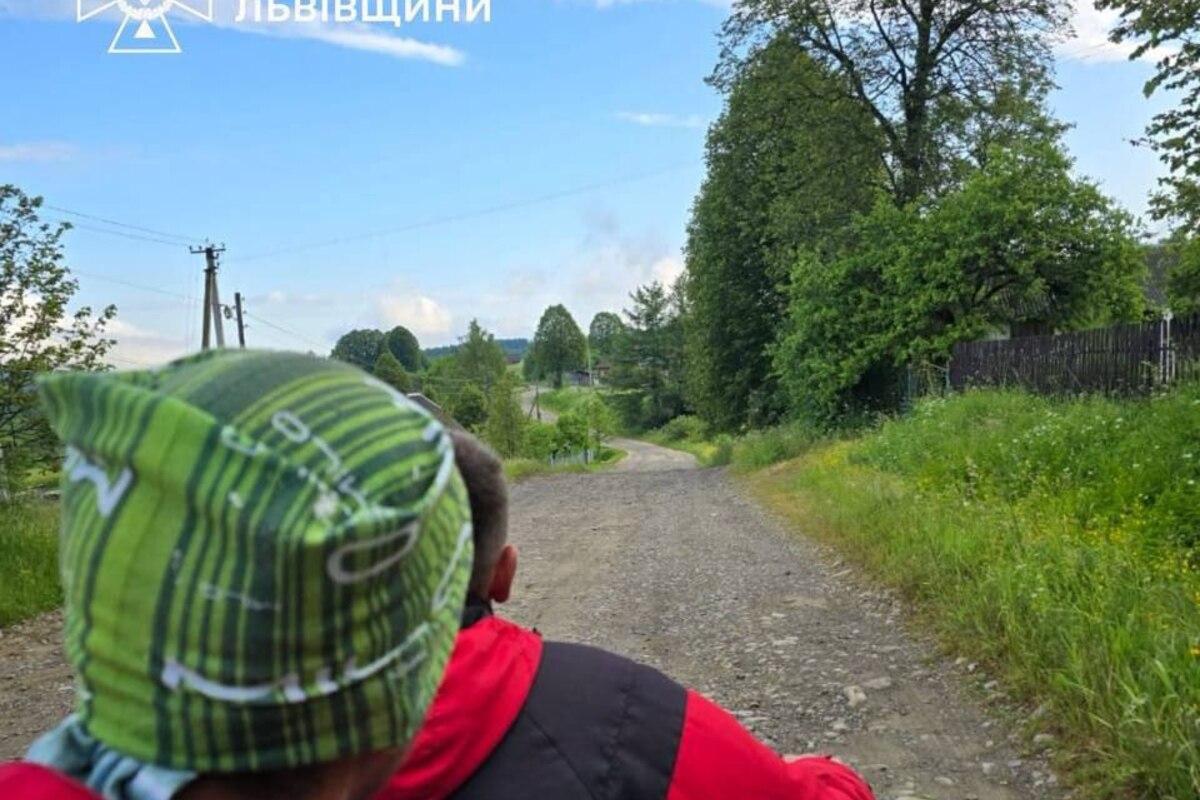 Яна знайдена! Понад 580 людей шукали зниклу дівчинку на Львівщині Яна знайдена! Понад 580 людей шукали зниклу дівчинку на Львівщині