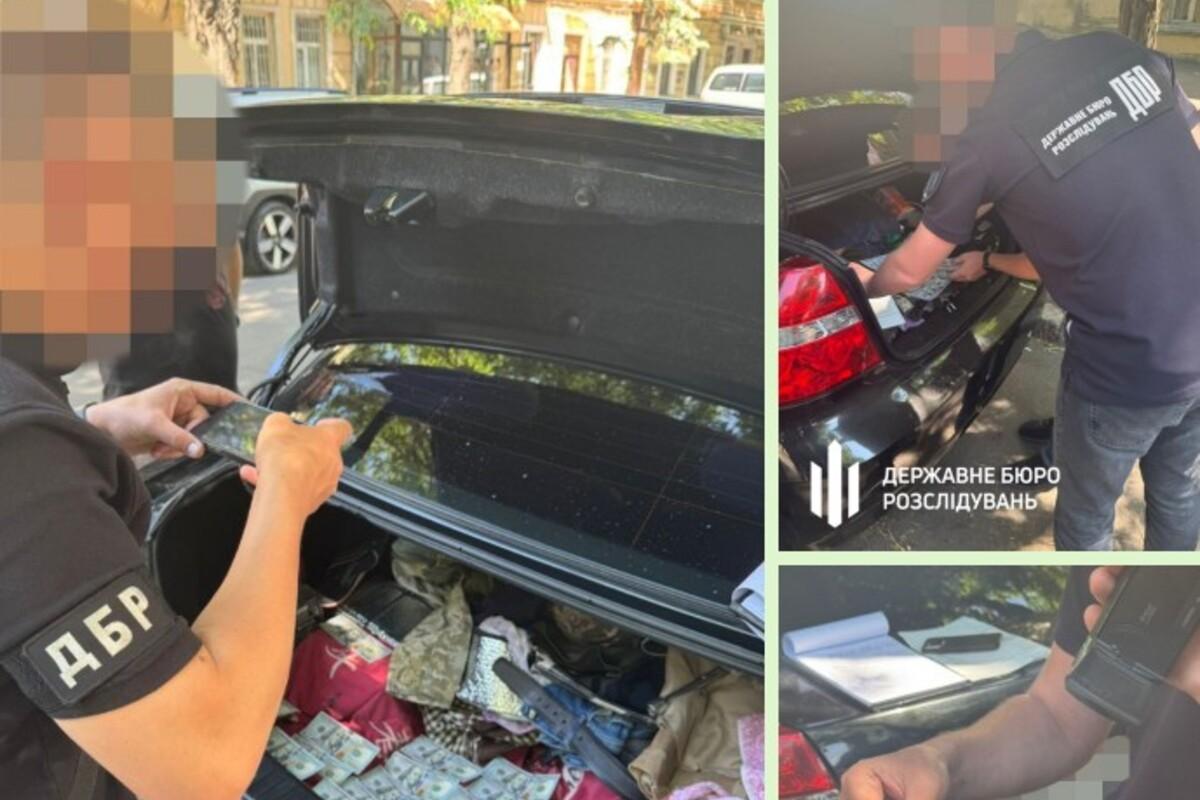 2,5 тысячи долларов едва не превратили дезертира в контрабандиста «элитных» беглецов 2,5 тысячи долларов едва не превратили дезертира в контрабандиста «элитных» беглецов