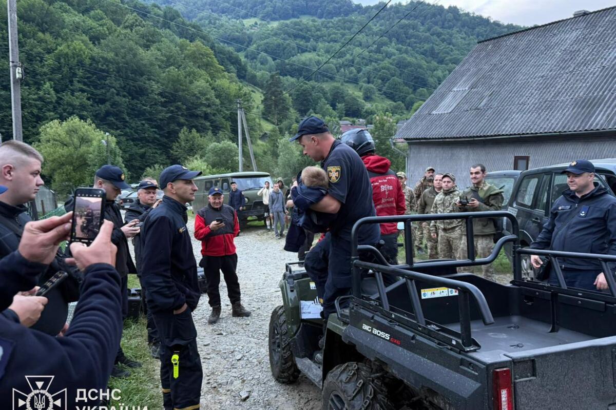 Пропавшего ребёнка нашли на Закарпатье: международное сотрудничество и дроны помогли спасти жизнь  / Фото: ДСНС Украины