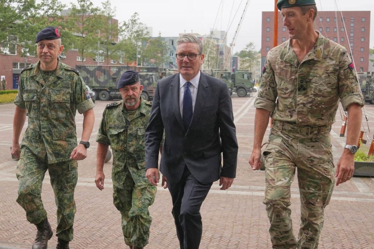 Правительство Британии призывает к мобилизации: угроза нападения РФ больше не выглядит фантастикой / Фото: Reuters Правительство Британии призывает к мобилизации: угроза нападения РФ больше не выглядит фантастикой