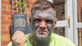Семейный отпуск не состоялся: татуировка сорвала поездку британца в Эмираты/Фото: Metro Семейный отпуск не состоялся: татуировка сорвала поездку британца в Эмираты