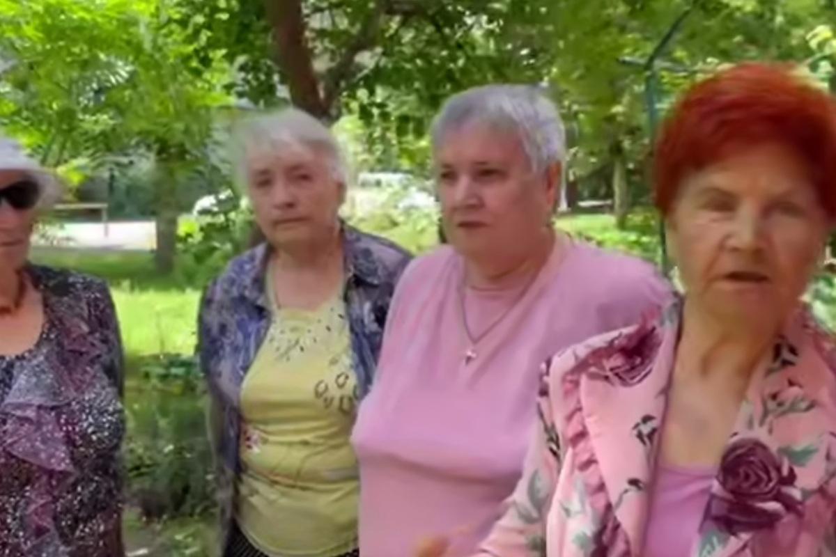 Видео из альтернативной вселенной: бабки Путина благодарят его за мир между Ираном и Израилем / Фото: кадр з відео Видео из альтернативной вселенной: бабки Путина благодарят его за мир между Ираном и Израилем