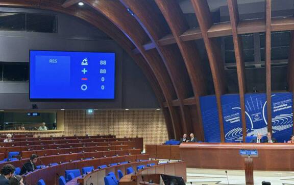 ПАРЄ посилює тиск на РФ: Невизнання Криму, відповідальність за злочини та компенсації з 2014 року