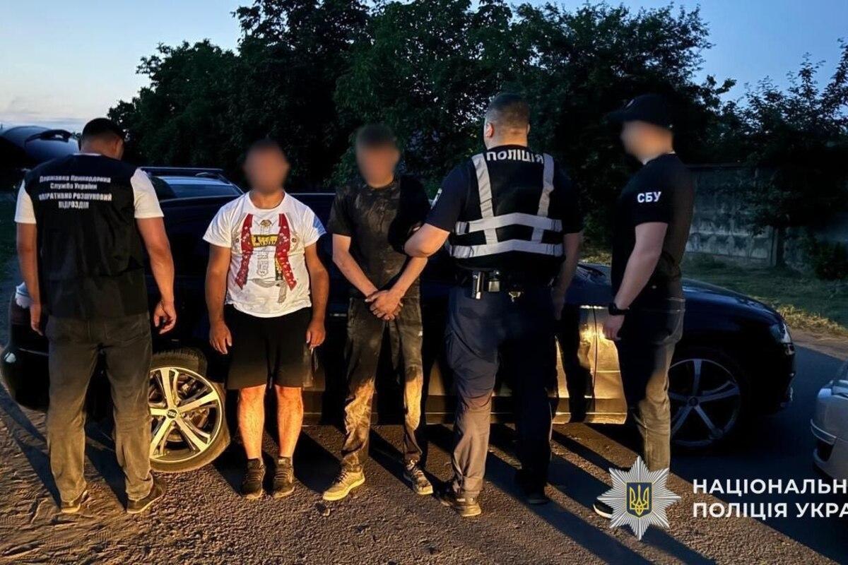 Легальна втеча? СБУ ліквідує схеми ухилянтів, 14 осіб затримано / Фото: СБУ Легальна втеча? СБУ ліквідує схеми ухилянтів, 14 осіб затримано / Фото: СБУ