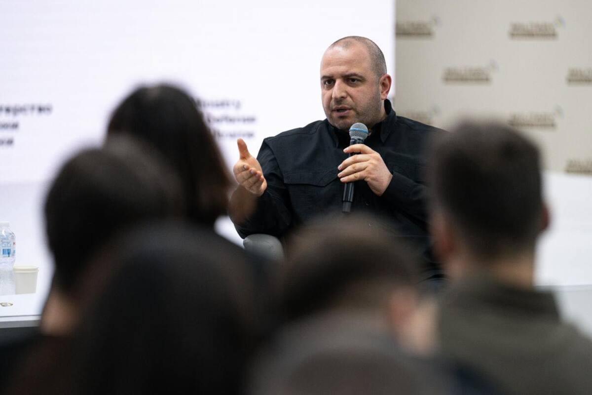 Умєров: Працюємо над обміном "всіх на всіх" і готуємо нові оборонні заводи з союзниками / Фото: Facebook Умєрова Умєров: Працюємо над обміном "всіх на всіх" і готуємо нові оборонні заводи з союзниками