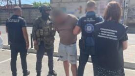 Хотел устроить в СБУ за $25 тысяч: в Одесской области разоблачили схему "элитного трудоустройства" / Фото: полиция Одесщины Хотел устроить в СБУ за $25 тысяч: в Одесской области разоблачили схему "элитного трудоустройства"