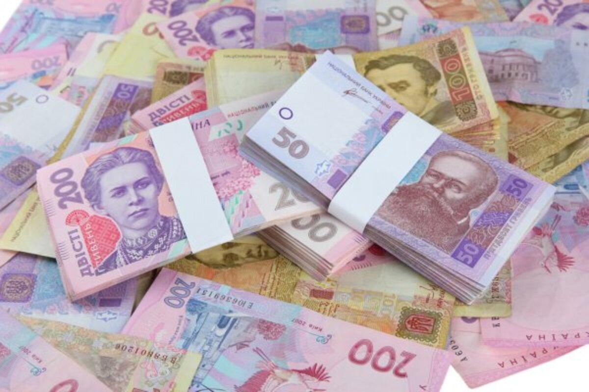 Курс долара та євро в липні: чи залишиться гривня "на плаву"? курс валют на липень 2025