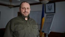 Умеров – на выход или нет? В правительстве передумали увольнять министра обороны / Фото с Facebook Рустем Умеров Умеров – на выход или нет? В правительстве передумали увольнять министра обороны