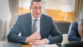 Дело Чернышова: ВАКС решает судьбу вице-премьера на фоне обвинений в препятствовании следствию/Фото: Алексей Чернышов Facebook Отстранение Чернышова парализует работу Кабмина? Защита вице-премьера предостерегает суд