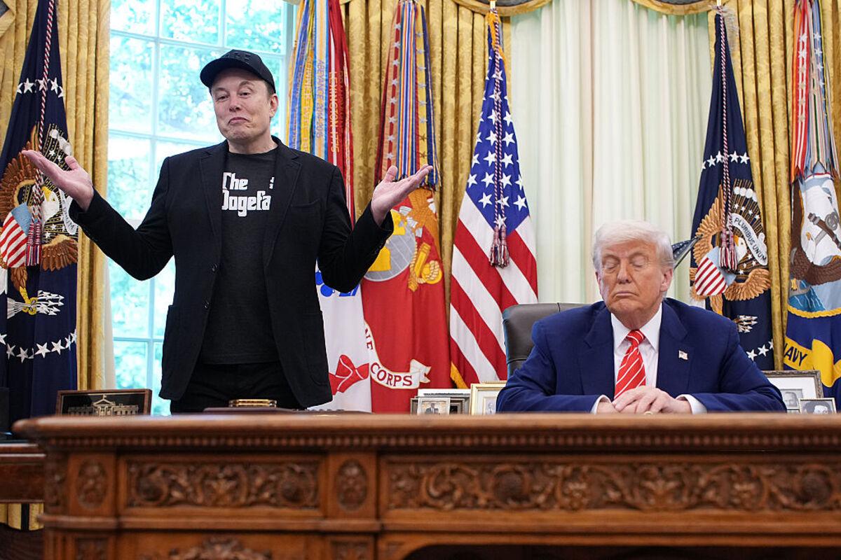 Обострение между бывшими: Маск анонсирует новую партию, Трамп угрожает выслать его в ЮАР