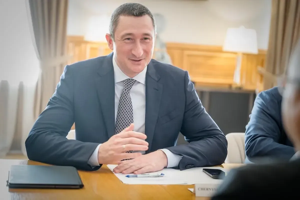 Суд не відсторонив Чернишова з посади міністра нацєдності: що буде далі
