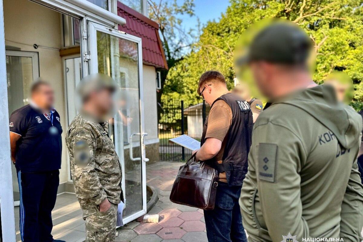 Як на Одещині армійське командування "працювало" на ворога – майже 100 млн грн на рахунках / Фото: СБУ