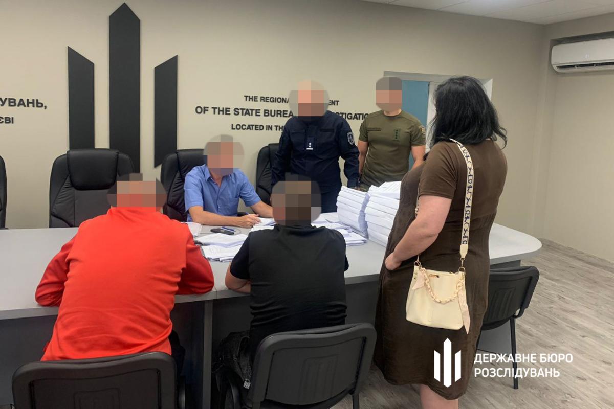 Начальник штаба и его брат украли 8 миллионов гривен на фиктивных боевых выплатах