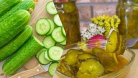 Как в Макдональдсе, только лучше: рецепт домашних маринованных огурцов с луком / УНИАН Рецепты Как в Макдональдсе, только лучше: рецепт домашних маринованных огурцов с луком