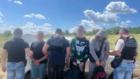 "Телепорт" до Придністровʼя: на Одещині зірвали схему втечі ухилянтів / Фото: Поліція Одеської області "Телепорт" до Придністровʼя: на Одещині зірвали схему втечі ухилянтів / Фото: Поліція Одеської області