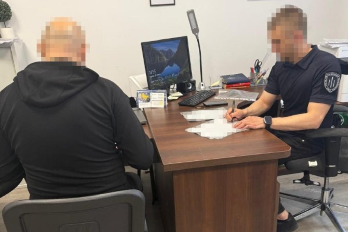 Влюбился и сломался: в Ровно работник СИЗО стал наркокурьером из-за отношений с арестанткой / Фото: ГБР Влюбился и сломался: в Ровно работник СИЗО стал наркокурьером из-за отношений с арестанткой