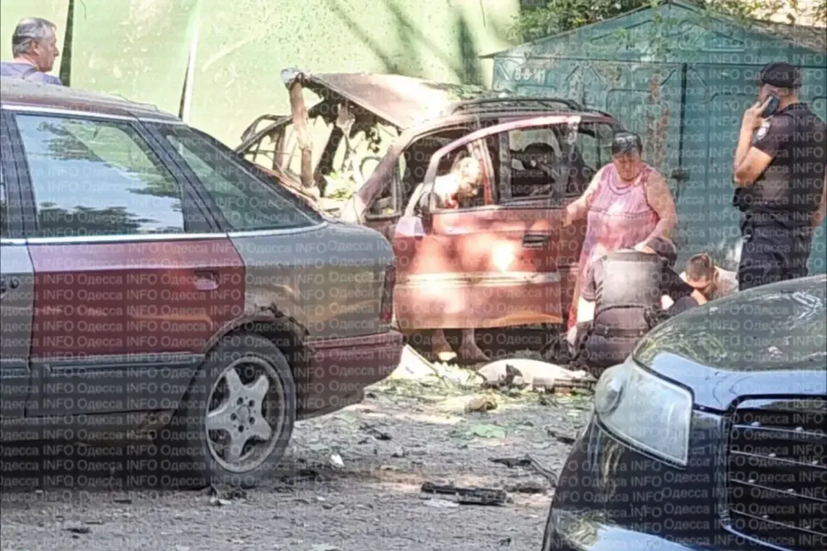Полиция Одесской области подтвердила взрыв автомобиля на Варненской: есть пострадавший Полиция Одесской области подтвердила взрыв автомобиля на Варненской: есть пострадавший