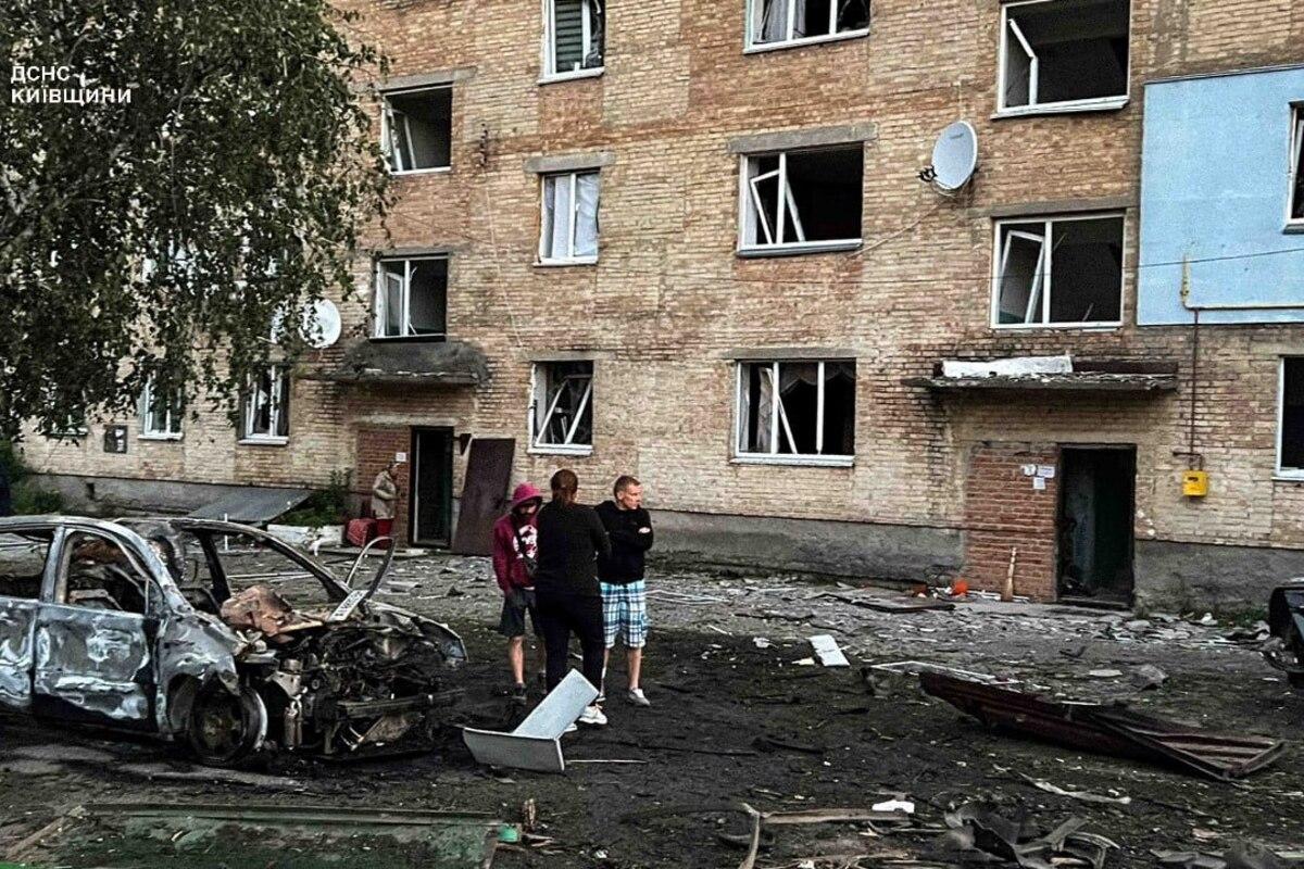 Є постраждалі та руйнування: наслідки нічної атаки на Вишгородський район Є постраждалі та руйнування: наслідки нічної атаки на Вишгородський район