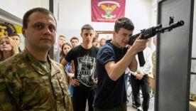 "4-зірковий хостел" і армійська дисципліна: де вчать студентів воювати / Фото: Getty Images "4-зірковий хостел" і армійська дисципліна: де вчать студентів воювати