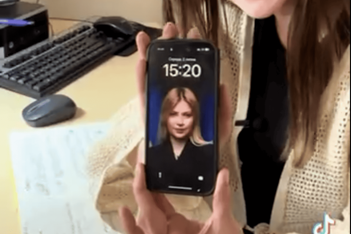 ТикТок-позор Минюста: Стефанишина "всплыла" на заставках телефонов, а сеть взорвалась иронией/Фото: кадр из видео Моргните, если вы в заложниках: сотрудники Минюста похвастались заставками со Стефанишиной