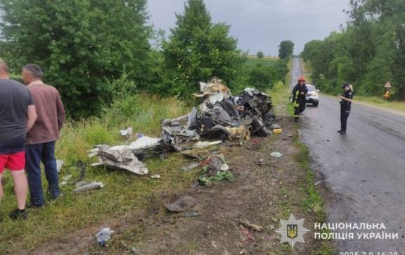 Жахлива ДТП на Тернопільщині: чотири загиблих – поліція працює на місці, моторошні фото
