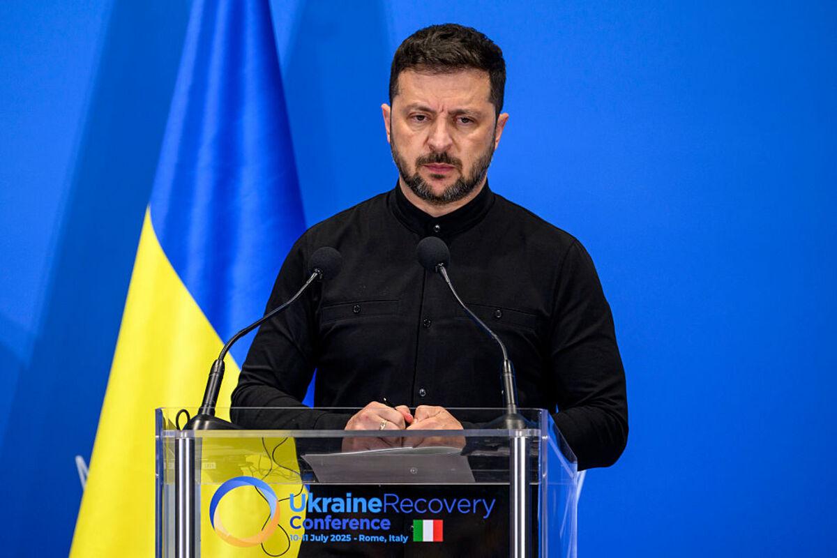 росія буде затягувати війну й готується до ударів по 1000 дронів на добу — Зеленський/Фото: Antonio Masiello/Getty Images росія буде затягувати війну й готується до ударів по 1000 дронів на добу — Зеленський