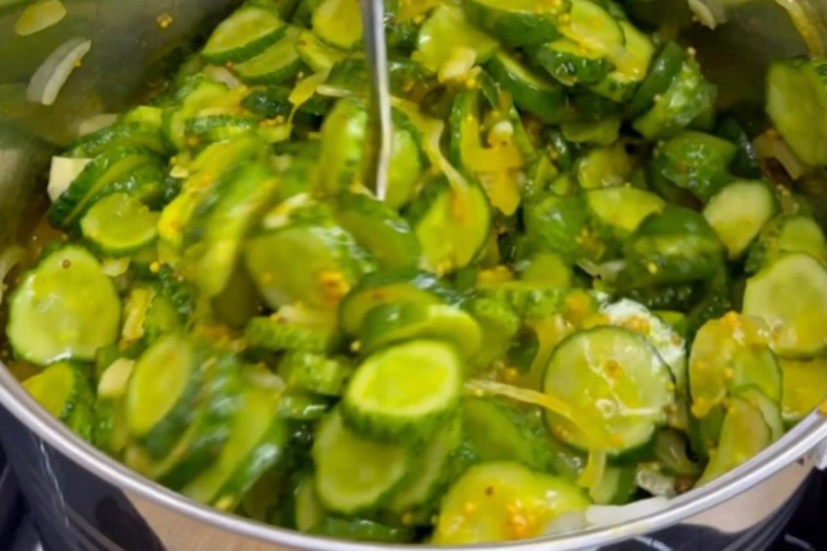 Как в МакДональдсе: рецепт невероятно вкусных огурчиков/Фото: скрин/kozina_food0 Как в МакДональдсе: рецепт невероятно вкусных огурчиков
