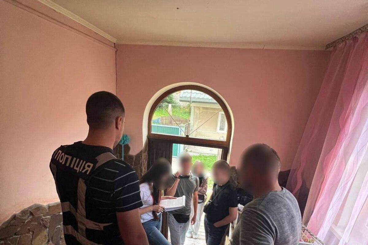 Фото з місць затримання причетних / Фото: Національна поліція України Фото з місць затримання причетних / Фото: Національна поліція України