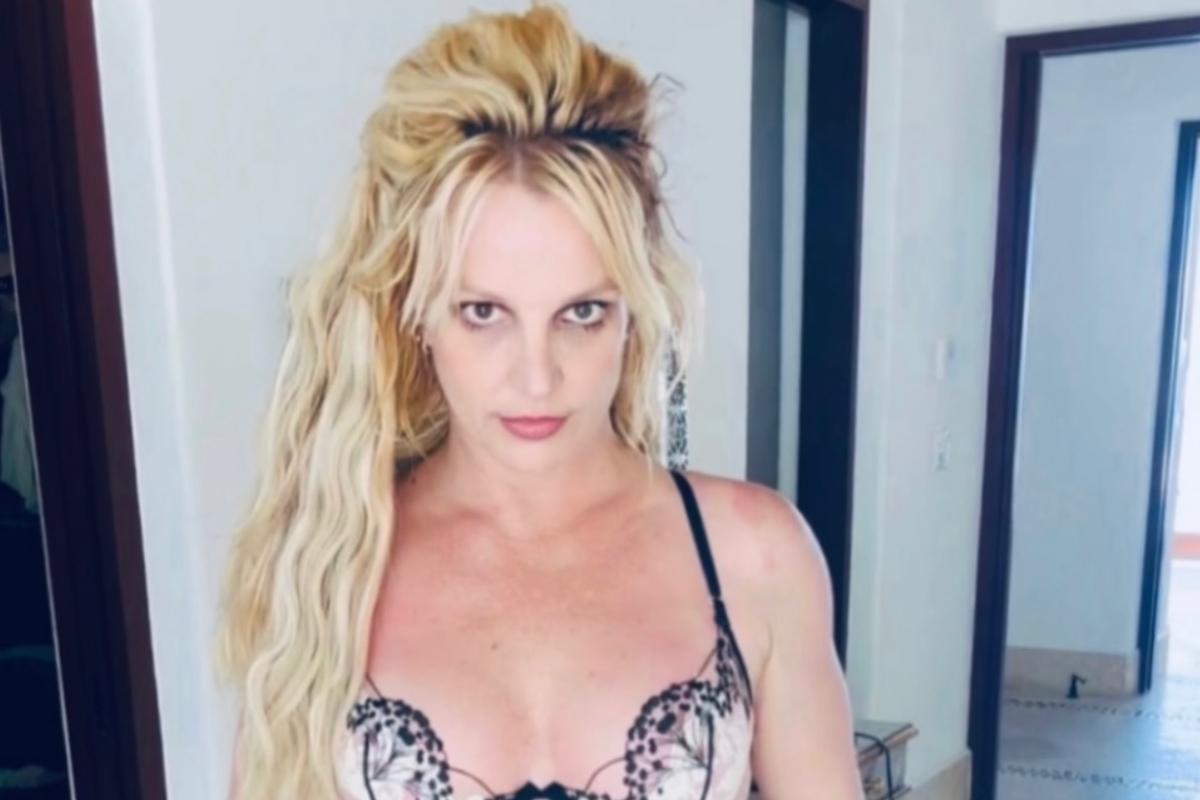 Бритни Спирс / Фото: instagram.com/britneyspears Бритни Спирс останавливает съемки фильма о себе: что произошло?