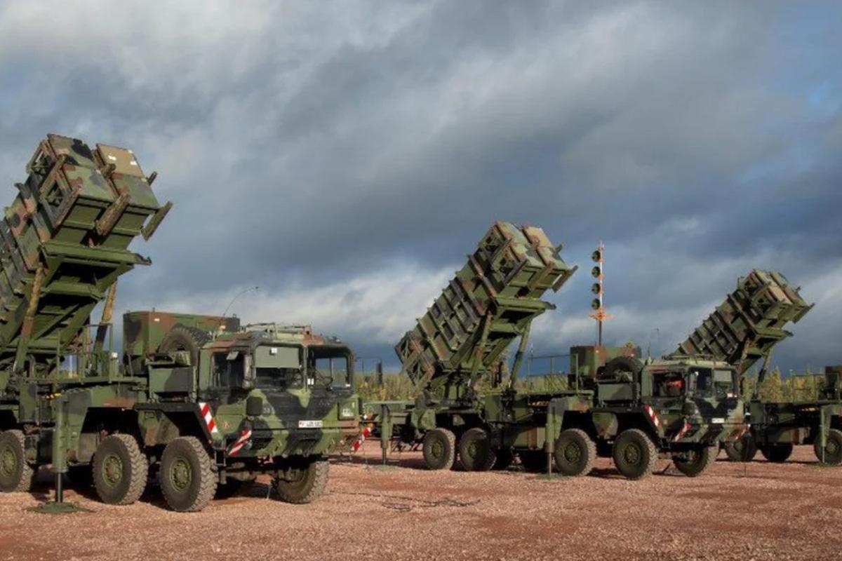 Захист під питанням – Німеччина обіцяє Patriot для України, проте із затримкою / Фото: Getty Images Захист під питанням – Німеччина обіцяє Patriot для України, проте із затримкою