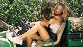 Сідні Суїні / Фото: instagram.com/sydney_sweeney Сідні Свіні, Безос та труси: що спільного у зірки "Ейфорії" та засновника Amazon?