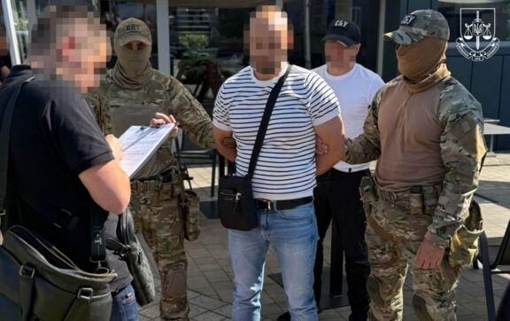$1600 – и твоя "тачка" чиста: во Львовской области накрыли таможенника-взяточника 