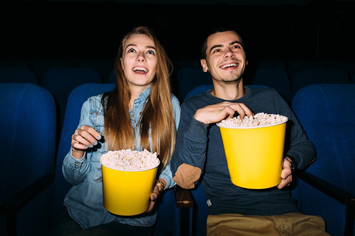 15 комедий, которые действительно стоит посмотреть — и посмеяться от души / Фото: Freepik 15 комедий, которые стоит посмотреть хотя бы раз в жизни