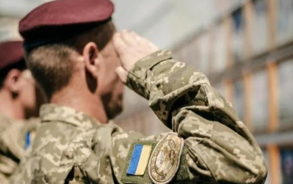 Сидят на пенсии, а не в окопах: кто и почему выпал из мобилизационной системы? / Фото: Getty Images Сидят на пенсии, а не в окопах: кто и почему выпал из мобилизационной системы?