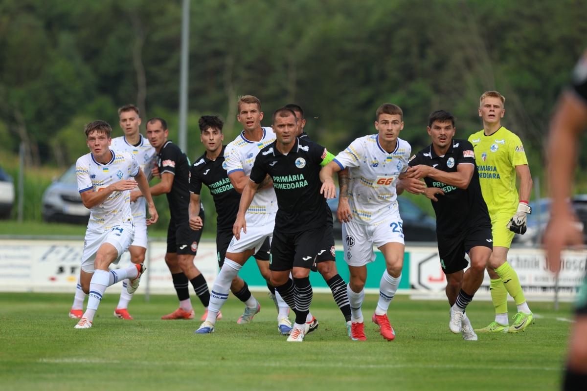 Динамо зіграло внічию з Корвінулом