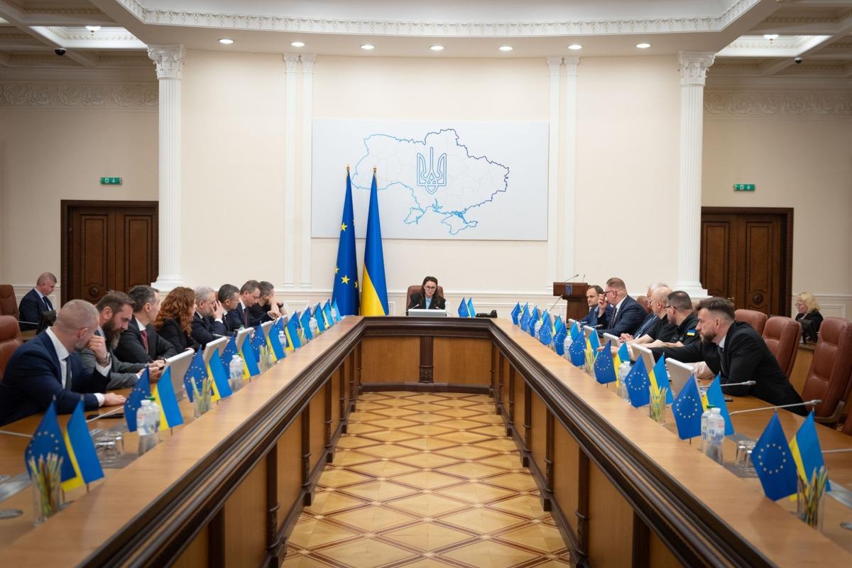 Швидкий темп, публічна звітність та мінімальний склад: перше засідання нового Уряду