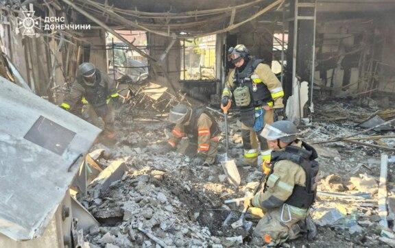 Наслідки обстрілу Добропілля: завершено розбір завалів, кількість загиблих зросла / Фото: ДСНС