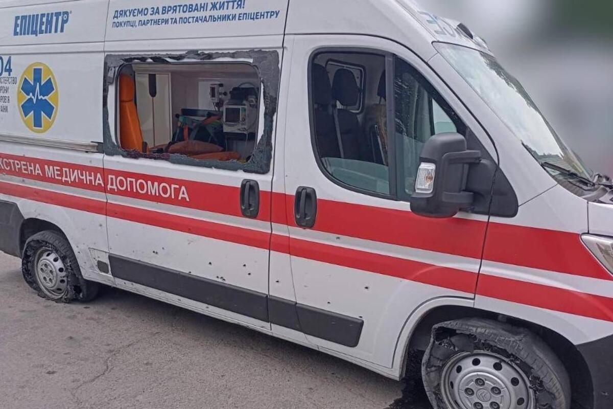 россия обстреляла "скорую" по пути на вызов: фельдшер и парамедик в больнице / Фото: Прокудин Александр