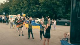 "Пам'ятаємо. Чекаємо. Боремося": "Привіт, я вдома" / Кадр із відео "Пам'ятаємо. Чекаємо. Боремося": "Привіт, я вдома" — трек, що дарує надію полоненим