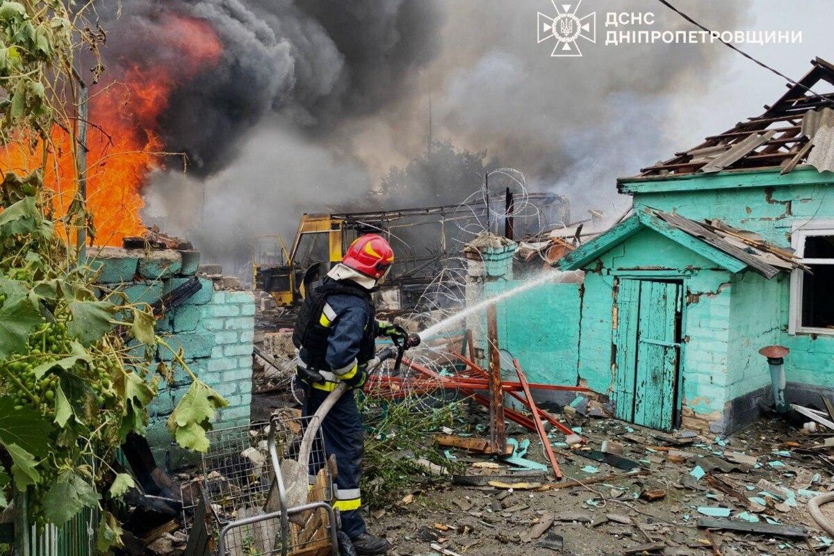 Последствия атаки Днепропетровской области 18 июля/Фото: ГСЧС Последствия атаки Днепропетровской области 18 июля/Фото: ГСЧС