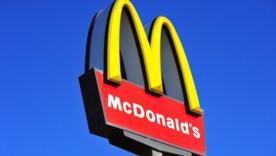 Гривня проти Біг Мака: за даними McDonald’s-індексу долар мав би коштувати 22 гривні / Фото: Getty Images Гривня проти Біг Мака: за даними McDonald’s-індексу долар мав би коштувати 22 гривні