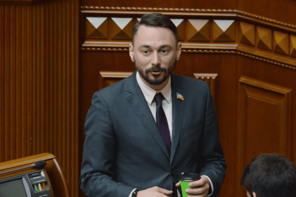 "Моя присяга такая же!" Нардеп возмутил сеть сравнением своей службы с военной/Фото: facebook "Моя присяга такая же!" Нардеп возмутил сеть сравнением своей службы с военной