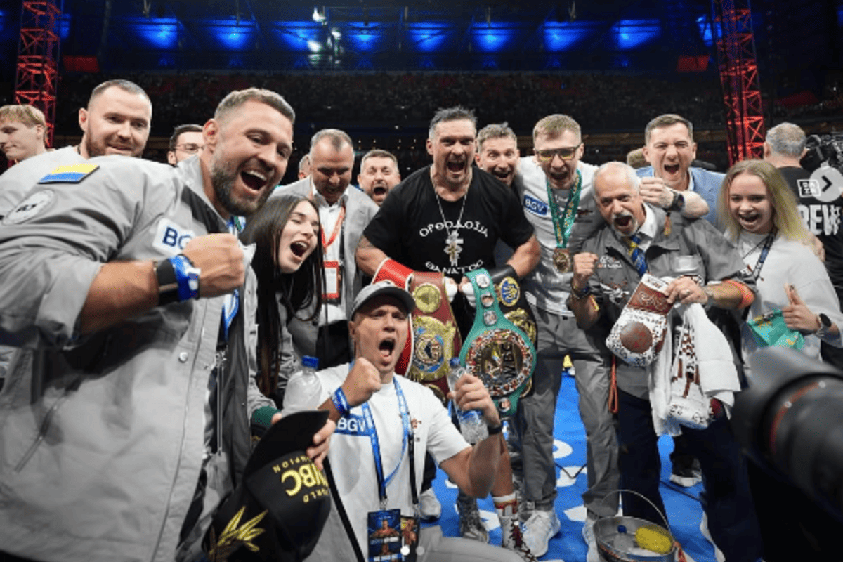 Усик став абсолютним чемпіоном / Фото: Instagram боксера Усик став абсолютним чемпіоном