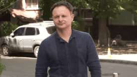 Актер "Киборгов" и "Поймать Кайдаша" поделился, кого считает хорошим русским / Скриншот из видео Актер "Киборгов" и "Поймать Кайдаша" поделился, кого считает хорошим русским