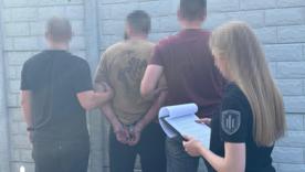 Прикордонник з Харкова торгував позашляховиками, які призначалися для операцій на фронті/Фото: ДБР Прикордонник з Харкова торгував позашляховиками, які призначалися для операцій на фронті