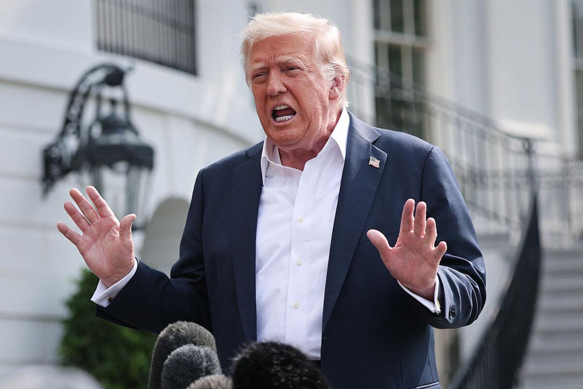 "Ми зробимо це знову!" – Трамп пригрозив новим ударом по ядерних об’єктах Ірану / Фото: Getty Images "Ми зробимо це знову!" – Трамп пригрозив новим ударом по ядерних об’єктах Ірану / Фото: Getty Images