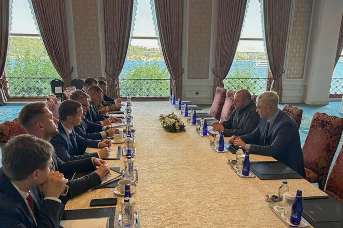 Переговоры в Стамбуле прошли более конструктивно: стороны сосредоточились на позициях Переговоры в Стамбуле прошли более конструктивно: стороны сосредоточились на позициях