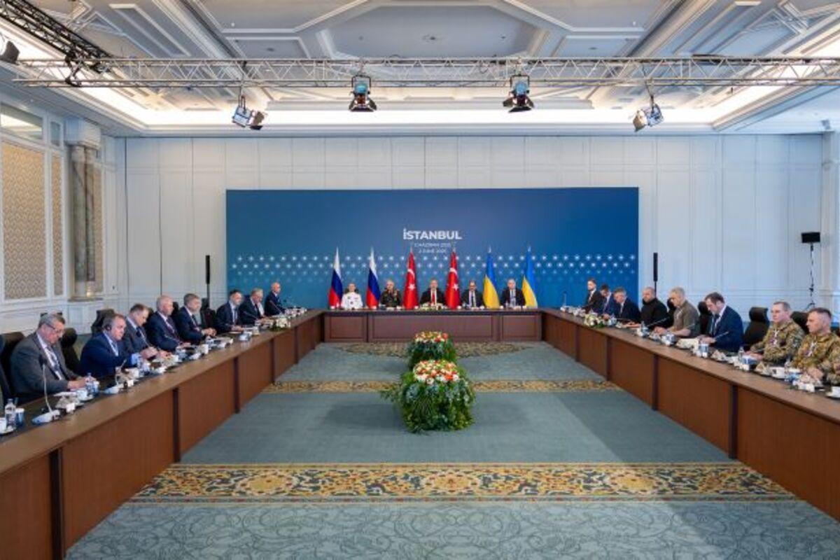 Новий шанс чи стара гра? Третій раунд мирних переговорів з РФ розпочався у Стамбулі / Фото: Getty Images Новий шанс чи стара гра? Третій раунд мирних переговорів з РФ розпочався у Стамбулі